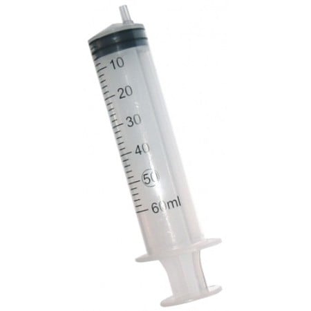 Jeringa de 50 ml con conexión para catéter · uso en aspiración y administración de líquidos